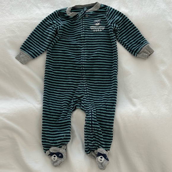 Carter’s wildly cute terry cloth footed onesie 6M - Picture 1 of 4